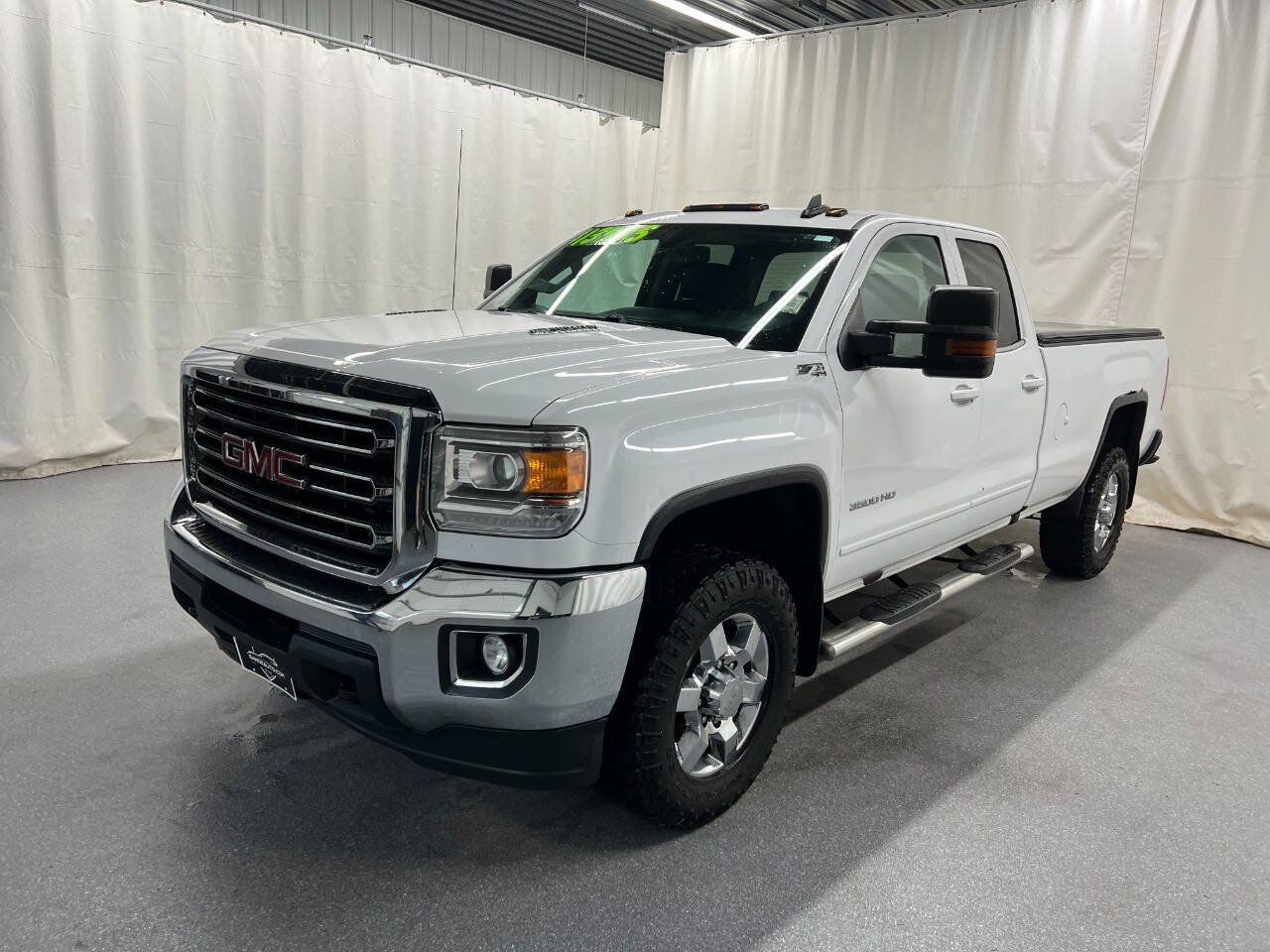 Used 2016 GMC Sierra 3500 SLE w/ SLE Preferred Package AWD/4WD image 1