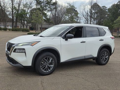 Used 2023 Nissan Rogue S image 7