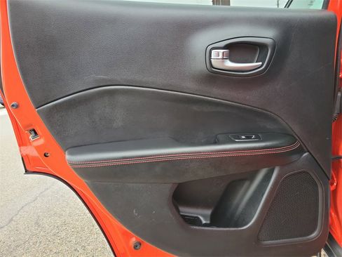 Used 2018 Jeep Compass Trailhawk w/ Navigation Group image 11