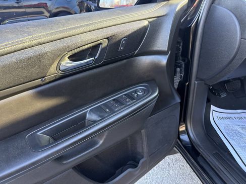Used 2016 GMC Acadia SLE FWD image 23