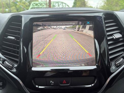 Certified 2019 Jeep Cherokee Limited AWD/4WD image 21