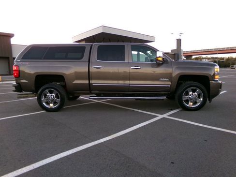 Used 2015 Chevrolet Silverado 2500 High Country w/ Duramax Plus Package image 12