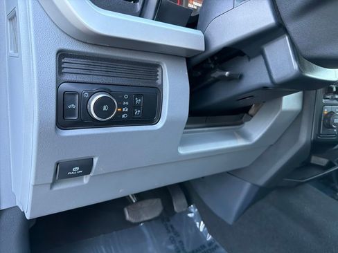 Used 2025 Ford F350 XLT image 20