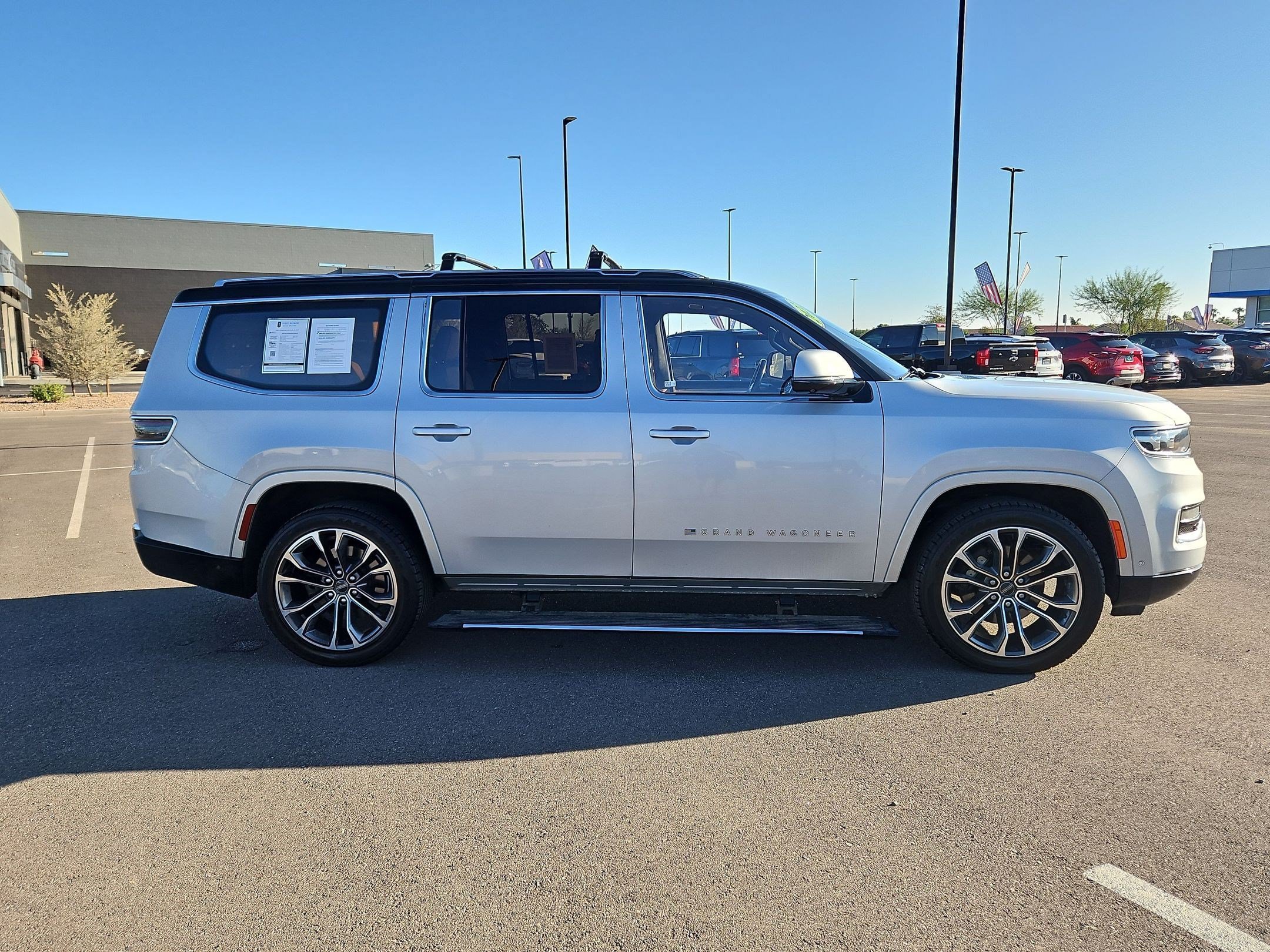 Used 2022 Jeep Grand Wagoneer Series III AWD/4WD image 6