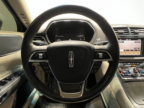 Used 2017 Lincoln Continental Select w/ Climate Package FWD image 23