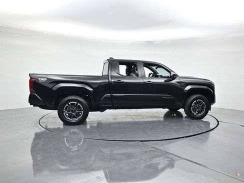 Used 2025 Toyota Tacoma TRD Sport image 2