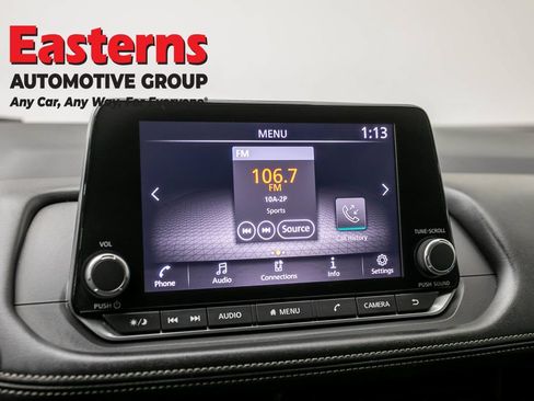 Used 2024 Nissan Rogue S FWD image 18