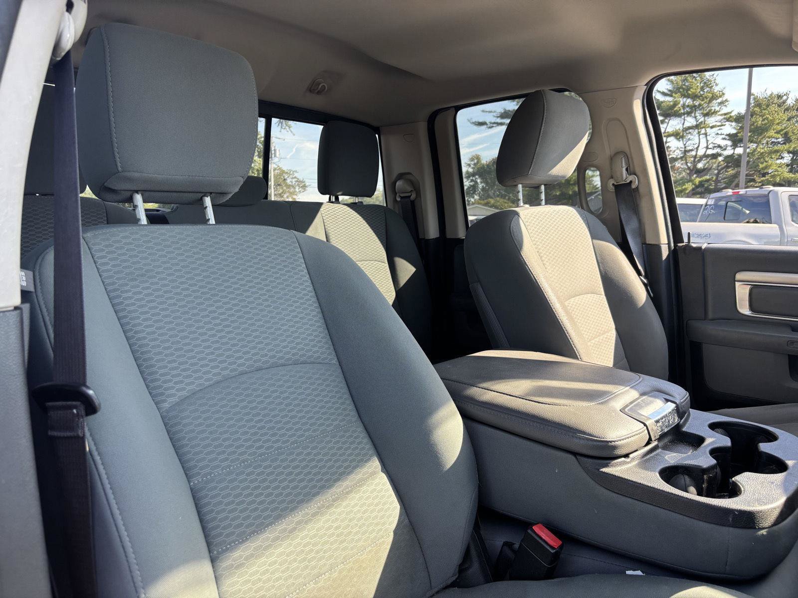 Used 2017 RAM 1500 Classic SLT AWD/4WD image 16