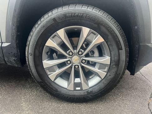 Used 2025 Chevrolet Equinox LT image 24