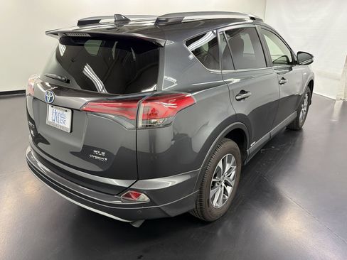 Used 2017 Toyota RAV4 XLE w/ Convenience Package AWD/4WD image 9