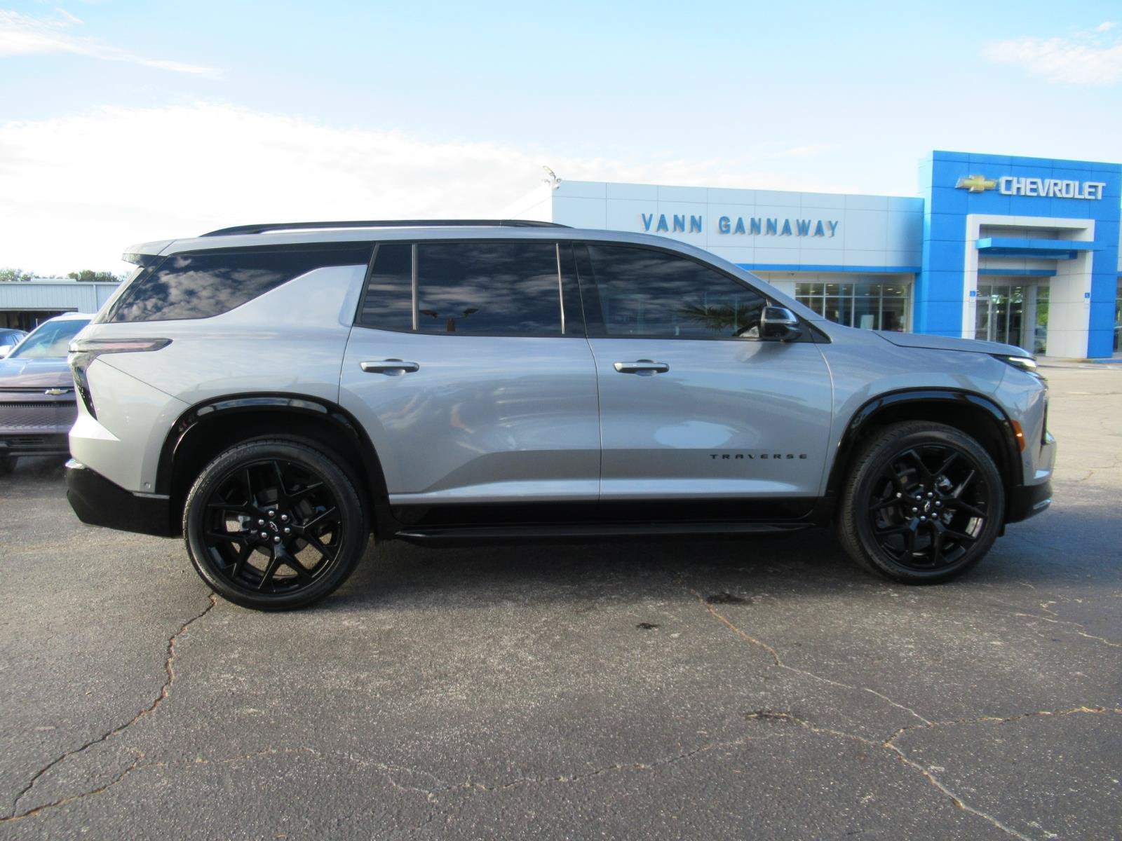 Used 2026 Chevrolet Traverse RS FWD image 5