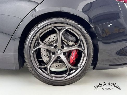 Used 2023 Alfa Romeo Giulia Quadrifoglio w/ Active Assist Plus Package image 38