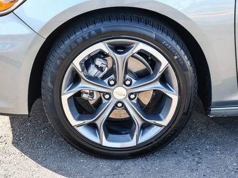 Used 2024 Chevrolet Malibu LT FWD image 9