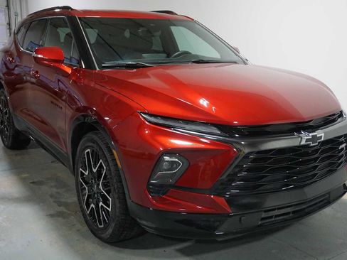 Certified 2025 Chevrolet Blazer RS w/ Driver Confidence II Package image 5