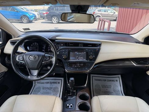 Used 2018 Toyota Avalon XLE w/ All Weather Liner Package FWD image 13