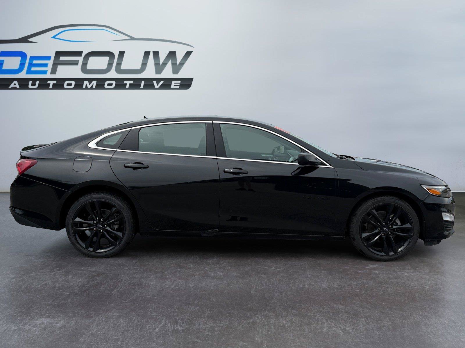 Used 2024 Chevrolet Malibu LT w/ Midnight Edition FWD image 2