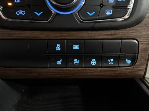 Used 2014 RAM 1500 Laramie w/ Convenience Group RWD image 28