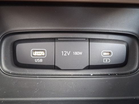 Certified 2023 Hyundai Venue SEL FWD image 23