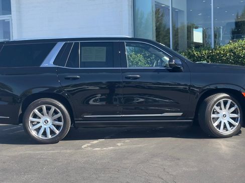 Certified 2024 Cadillac Escalade Premium Luxury Platinum AWD/4WD image 3