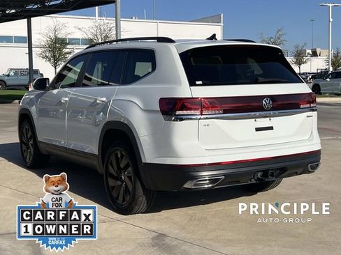 Used 2024 Volkswagen Atlas SE w/ Panoramic Sunroof Package image 10
