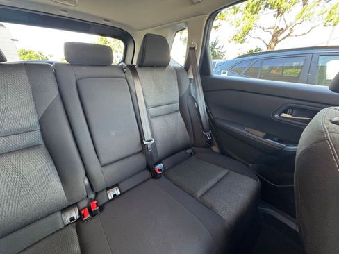 Used 2025 Nissan Rogue SV image 39