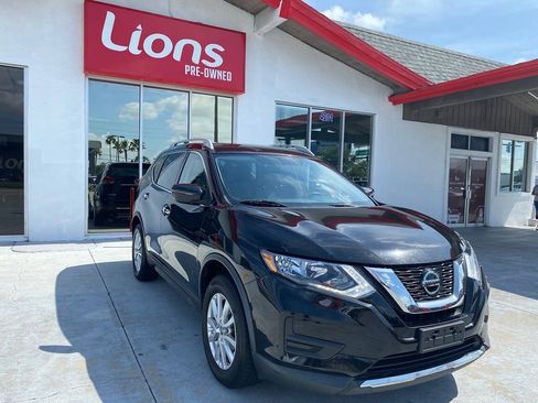 Used 2018 Nissan Rogue SV AWD/4WD image 1