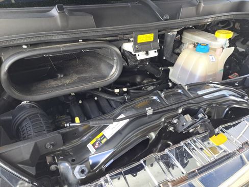 Used 2025 RAM ProMaster 2500 w/ U-Haul Equipment Group FWD image 28