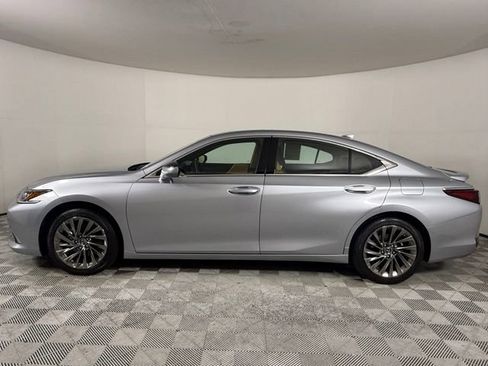 Used 2025 Lexus ES 300h w/ Technology Package FWD image 3