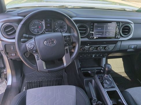 Used 2020 Toyota Tacoma TRD Sport w/ Technology Package AWD/4WD image 12