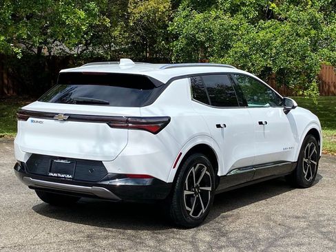 Used 2025 Chevrolet Equinox EV LT image 9