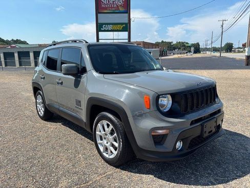 Used 2019 Jeep Renegade Latitude FWD image 7