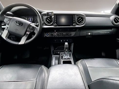 Used 2021 Toyota Tacoma TRD Off-Road image 12