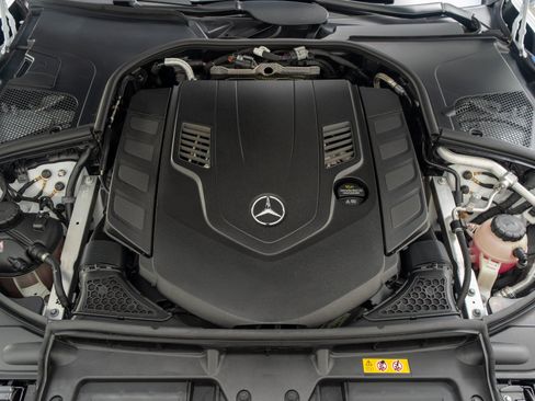 Used 2025 Mercedes-Benz S 580 4MATIC Sedan image 12