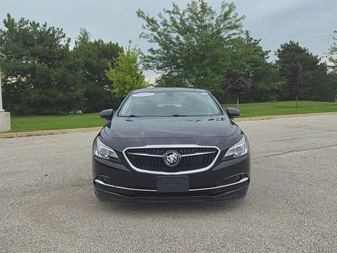 Used 2017 Buick LaCrosse Essence FWD image 2