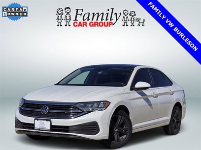 Used 2023 Volkswagen Jetta SE w/ Panoramic Sunroof Package