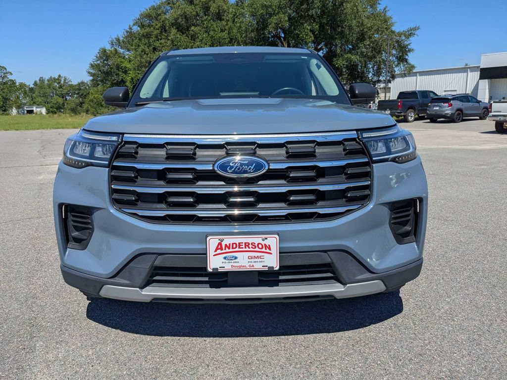 Used 2025 Ford Explorer Active RWD image 9