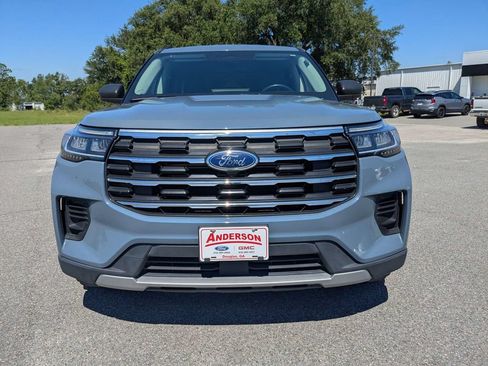 Used 2025 Ford Explorer Active RWD image 9