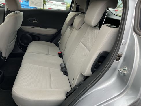 Used 2021 Honda HR-V LX image 17