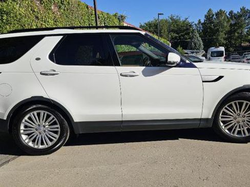 Used 2019 Land Rover Discovery HSE Luxury AWD/4WD image 3