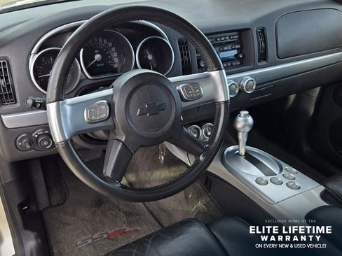 Used 2005 Chevrolet SSR w/ Preferred Equipment Group RWD image 22