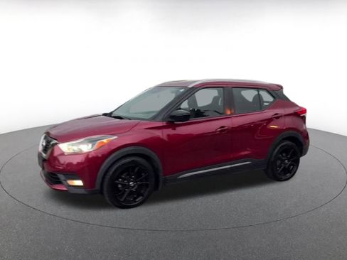 Used 2020 Nissan Kicks SR w/ SR Premium Package FWD image 8