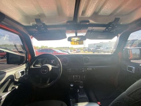 Used 2018 Jeep Wrangler Unlimited Sport S AWD/4WD image 4