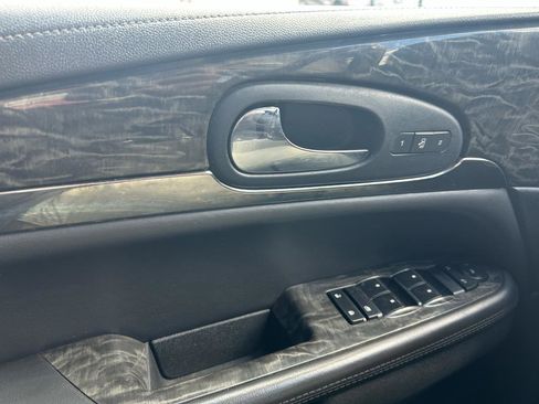 Used 2014 Buick Enclave Leather AWD/4WD image 29