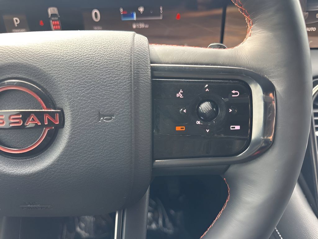 Used 2025 Nissan Armada PRO-4X AWD/4WD image 17