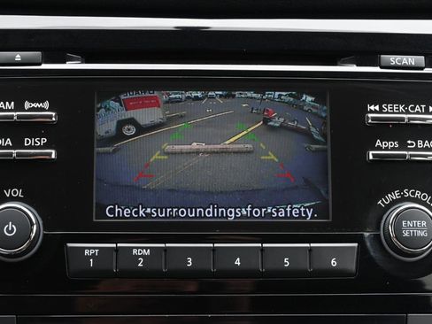 Used 2016 Nissan Rogue SV AWD/4WD image 38