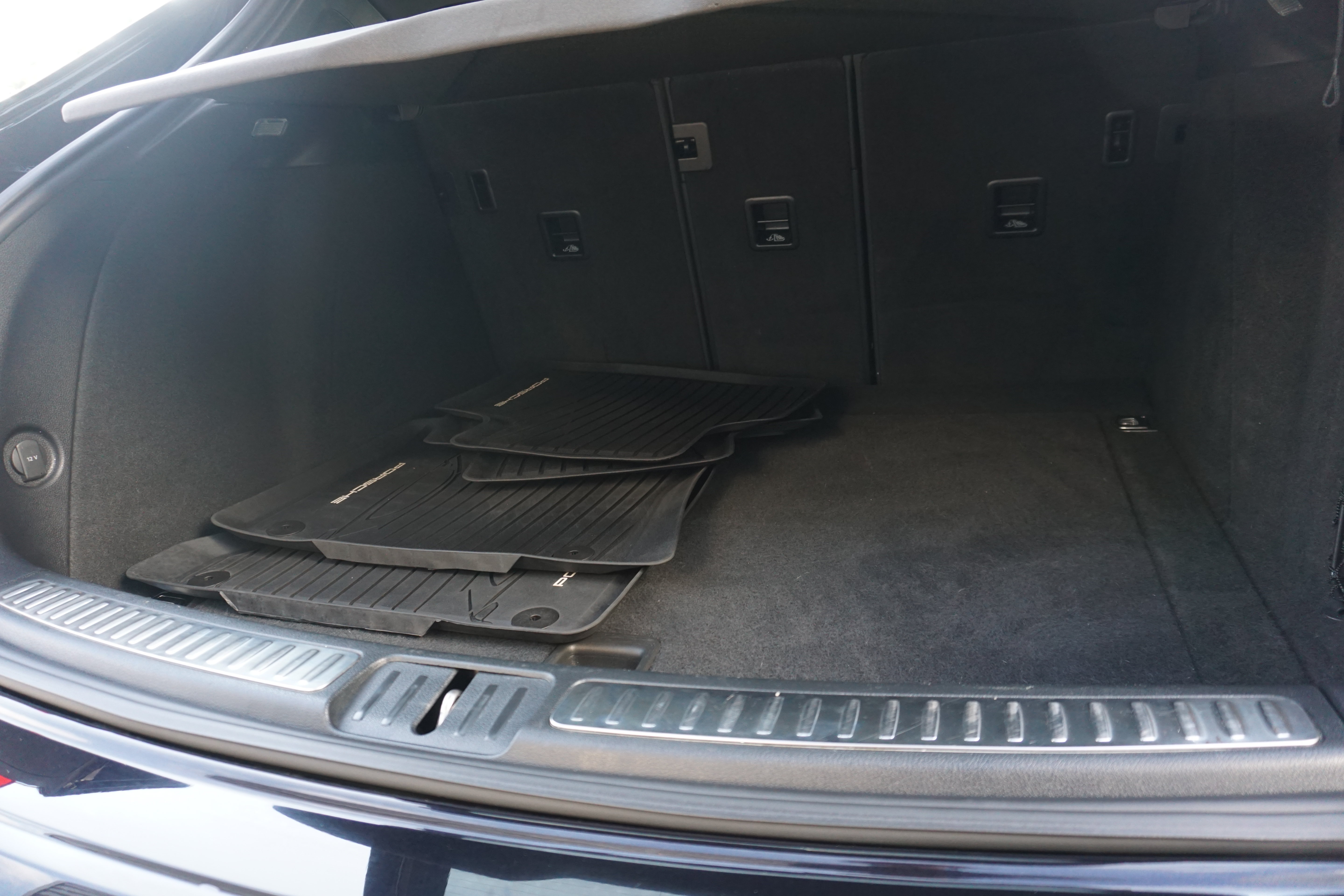Certified 2022 Porsche Macan S AWD/4WD image 21