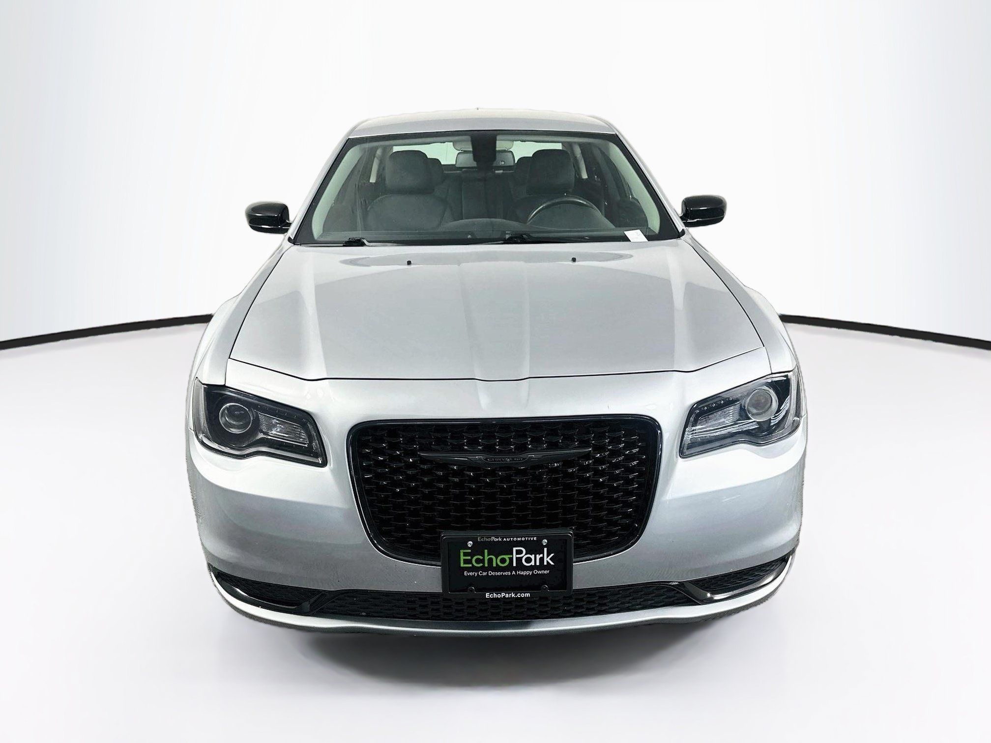 Used 2020 Chrysler 300 Touring w/ Sport Appearance Package RWD image 2