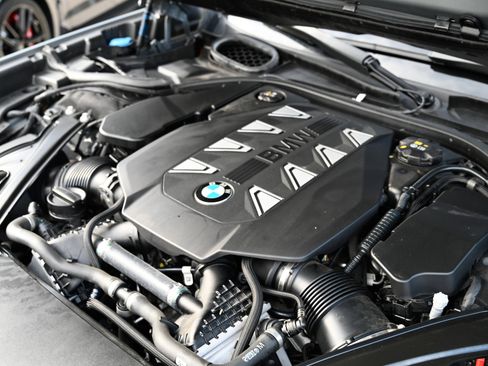 Used 2023 BMW 760i xDrive 760i xDrive image 69