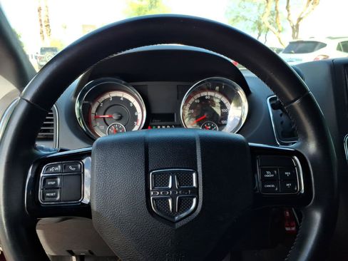 Used 2020 Dodge Grand Caravan SE FWD image 20