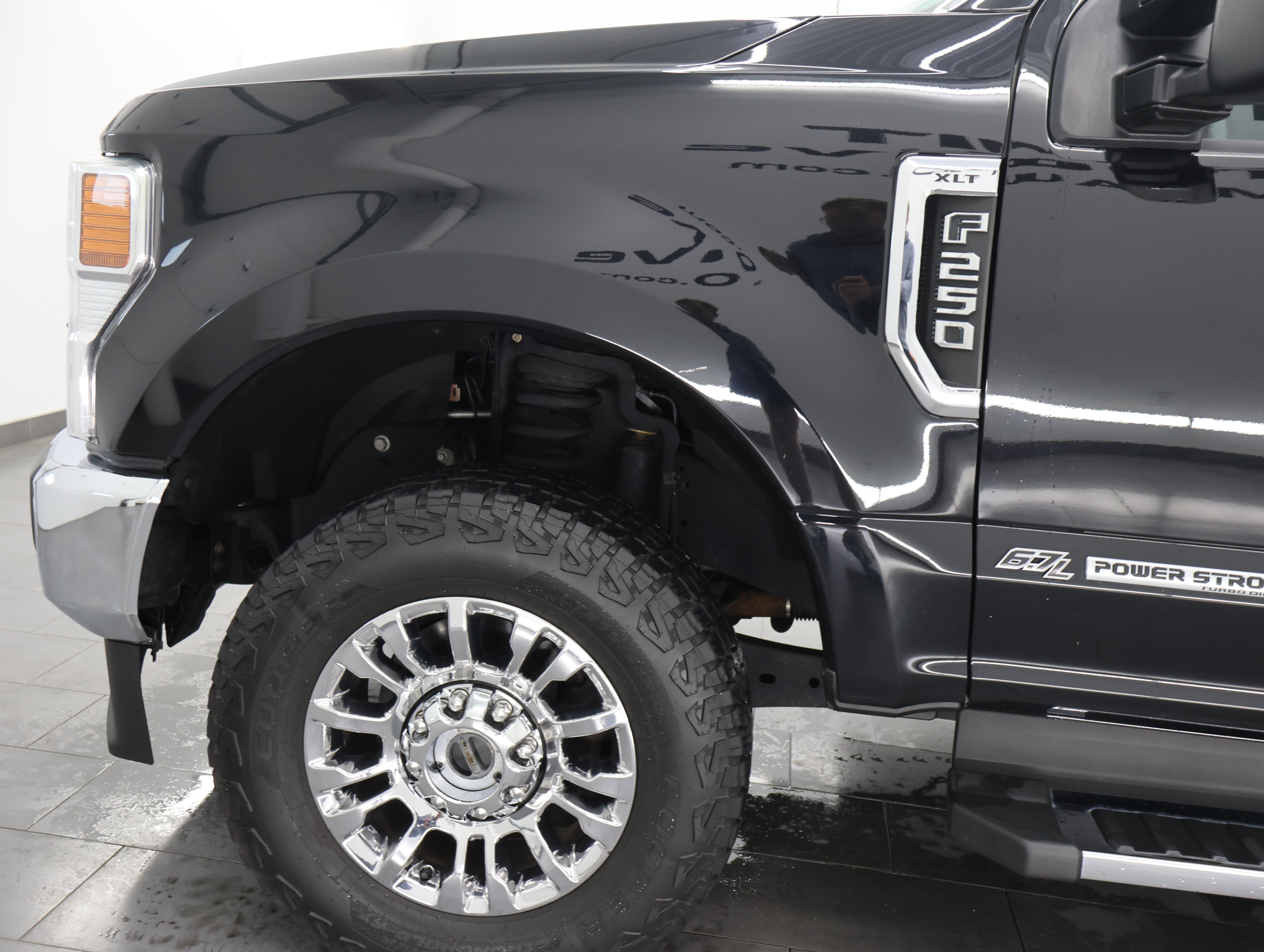 Used 2021 Ford F250 XLT w/ XLT Premium Package AWD/4WD image 32